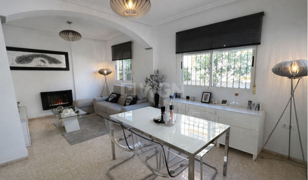 Odsprzedaż - Villa - La Zenia - Costa Blanca