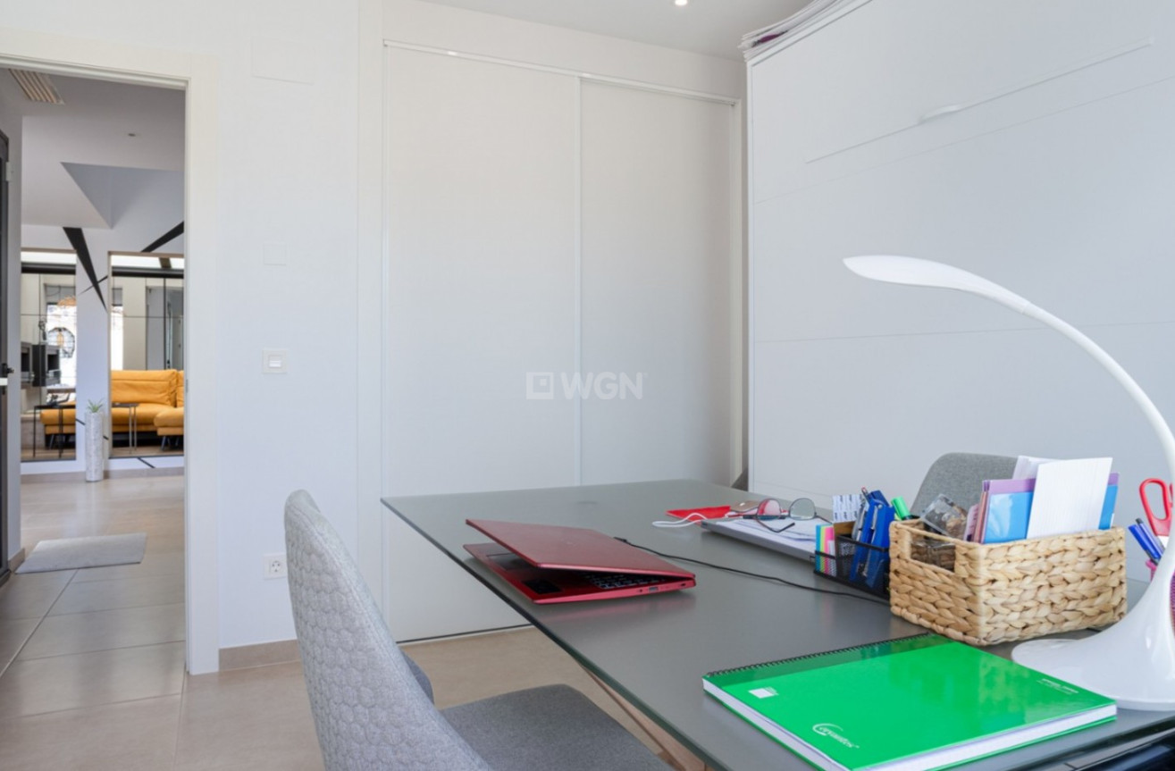 Odsprzedaż - Kamienica - Benijofar - Costa Blanca