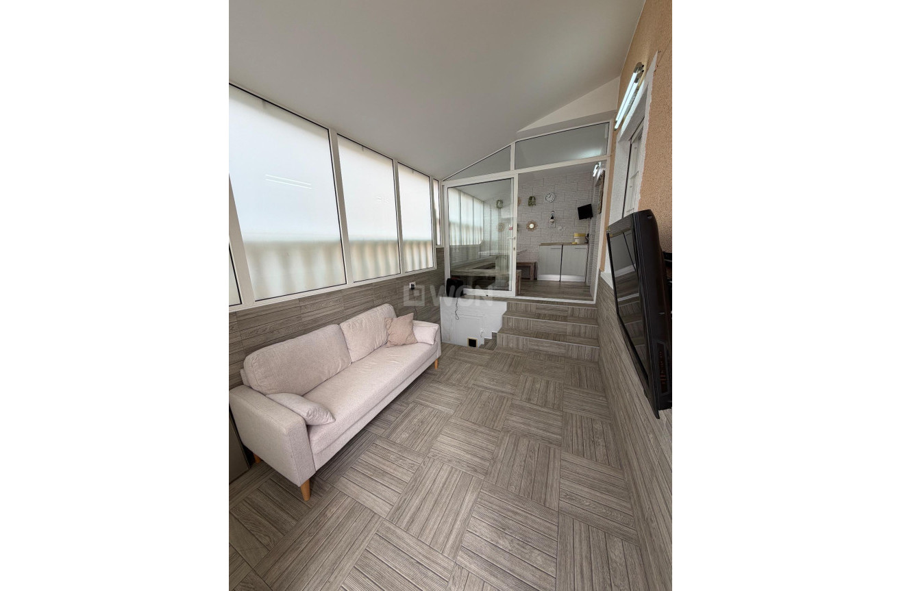 Odsprzedaż - Kamienica - Orihuela Costa - La Zenia