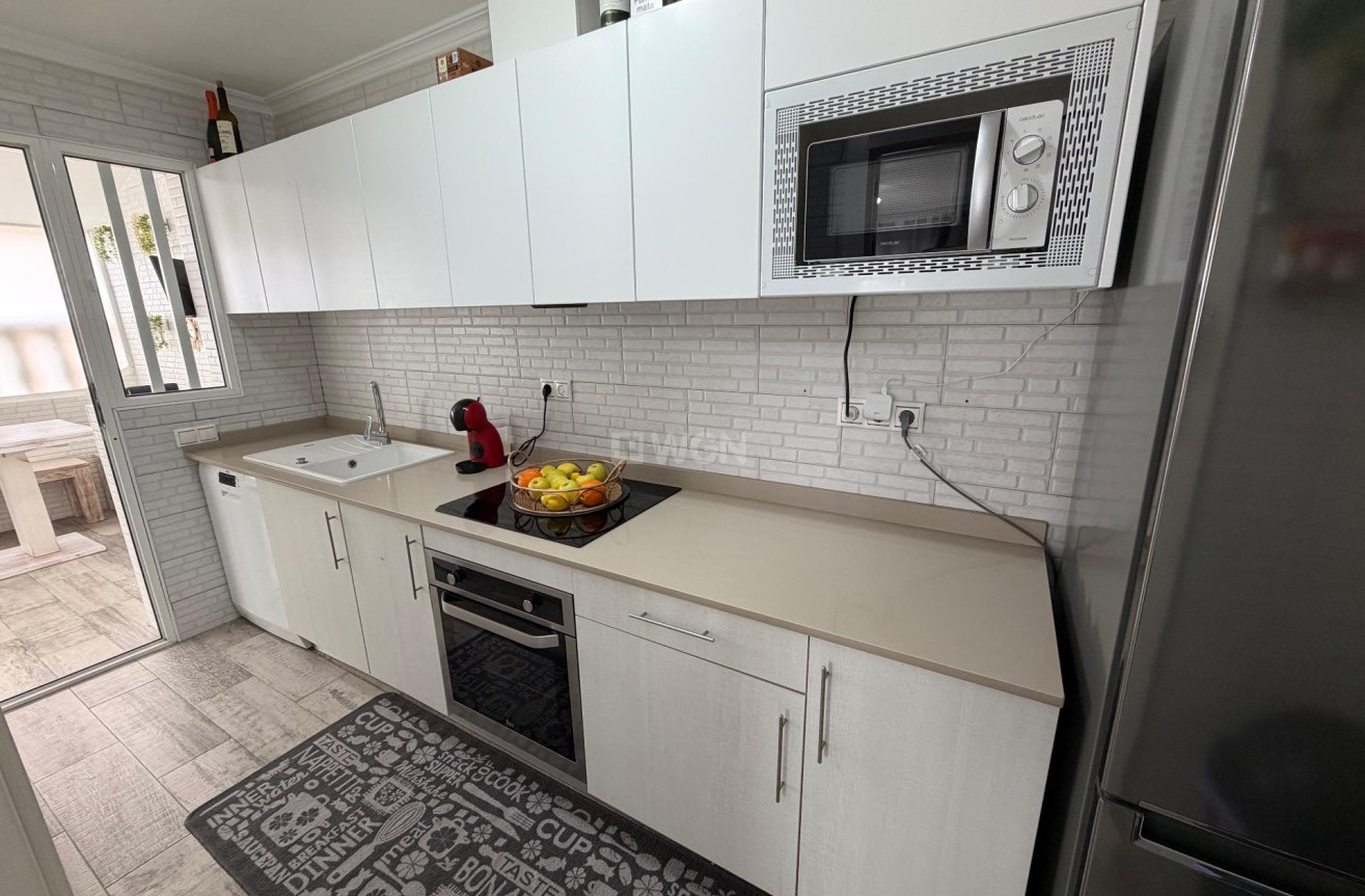 Odsprzedaż - Kamienica - Orihuela Costa - La Zenia