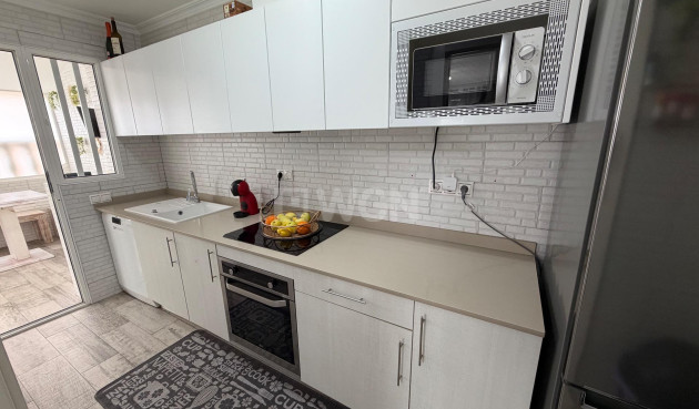 Odsprzedaż - Kamienica - Orihuela Costa - La Zenia