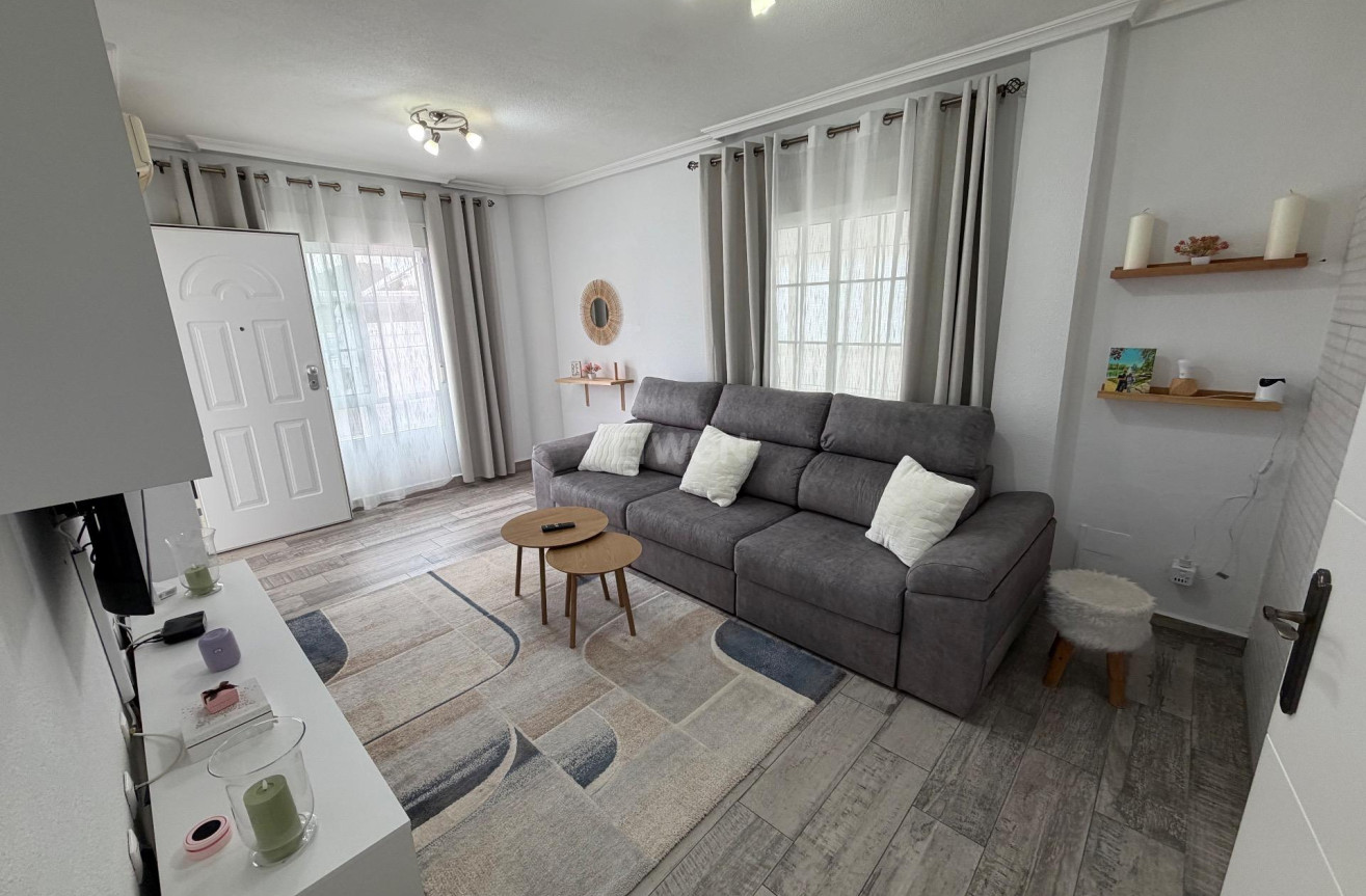 Odsprzedaż - Kamienica - Orihuela Costa - La Zenia