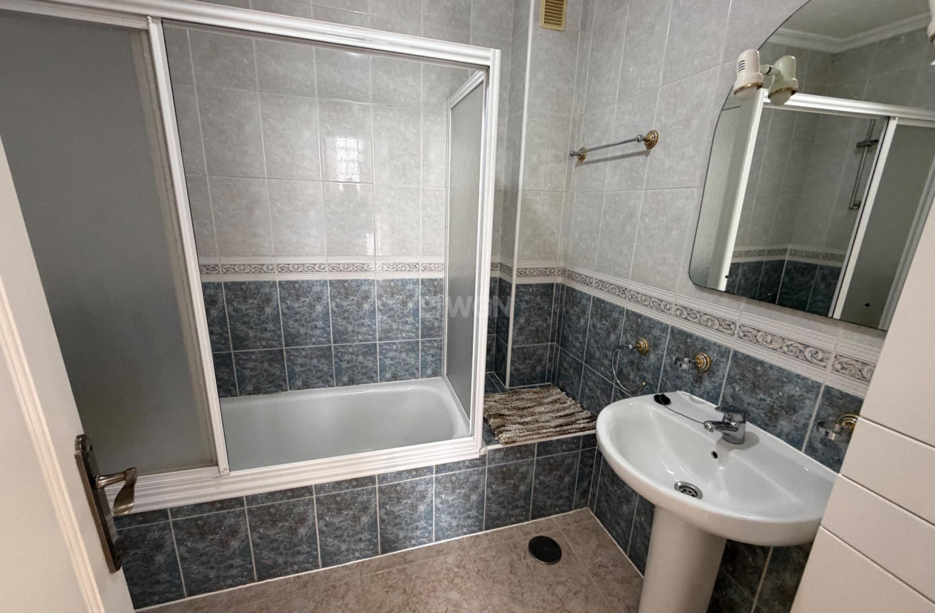 Odsprzedaż - Kamienica - Orihuela Costa - La Zenia