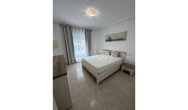 Odsprzedaż - Kamienica - Orihuela Costa - La Zenia