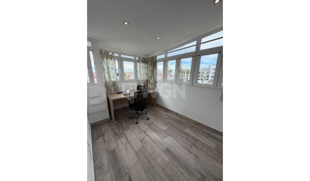 Odsprzedaż - Kamienica - Orihuela Costa - La Zenia