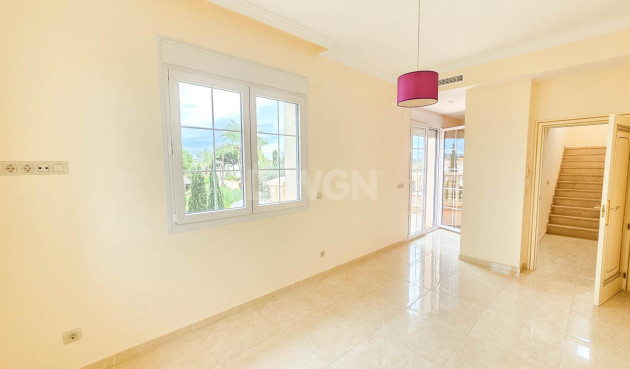 Resale - Villa - Cabo Roig