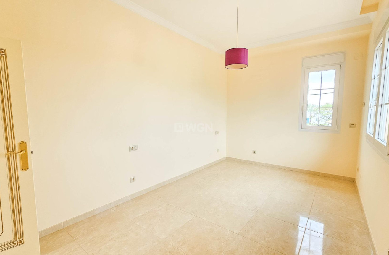 Resale - Villa - Cabo Roig