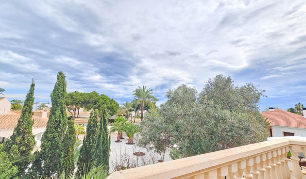 Resale - Villa - Cabo Roig