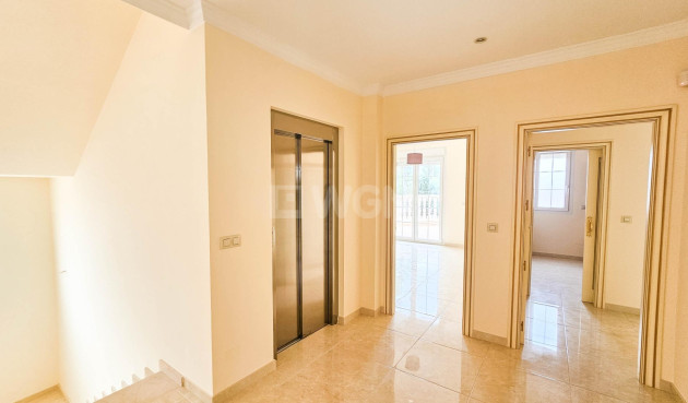 Resale - Villa - Cabo Roig