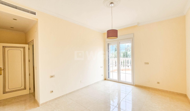 Resale - Villa - Cabo Roig
