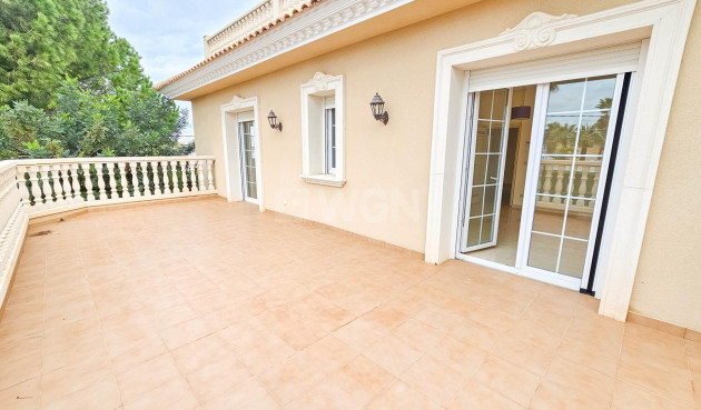 Resale - Villa - Cabo Roig