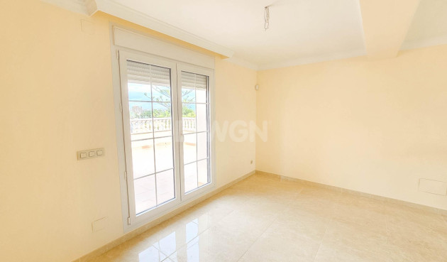 Resale - Villa - Cabo Roig