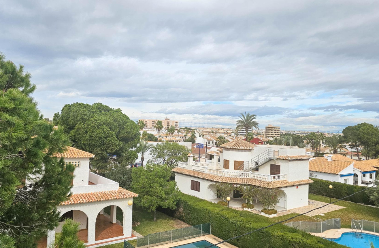 Resale - Villa - Cabo Roig