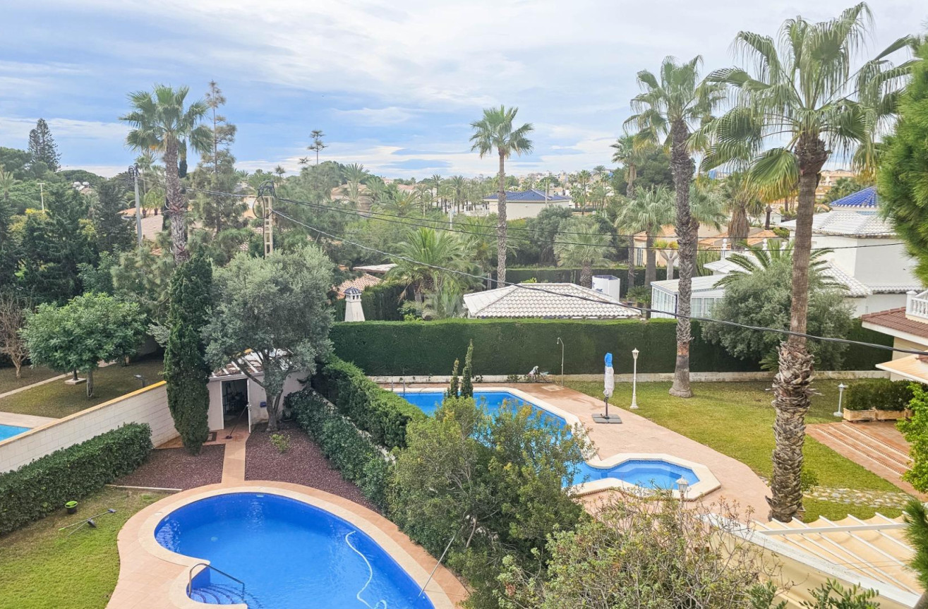 Resale - Villa - Cabo Roig
