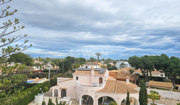 Resale - Villa - Cabo Roig