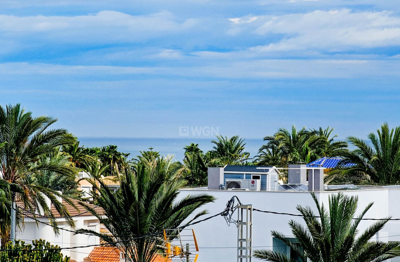 Resale - Villa - Cabo Roig