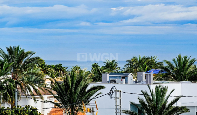 Resale - Villa - Cabo Roig