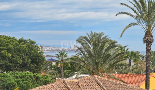 Resale - Villa - Cabo Roig