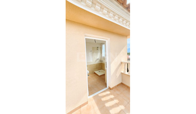 Resale - Villa - Cabo Roig