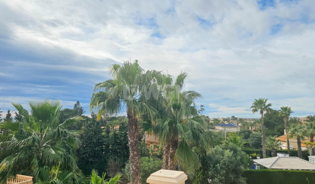 Resale - Villa - Cabo Roig