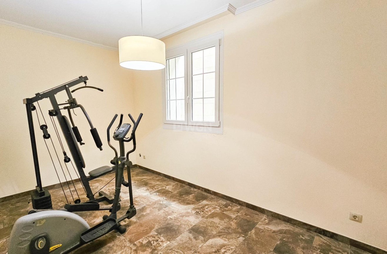 Resale - Villa - Cabo Roig