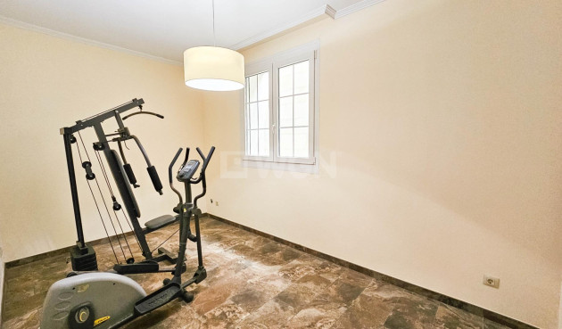 Resale - Villa - Cabo Roig