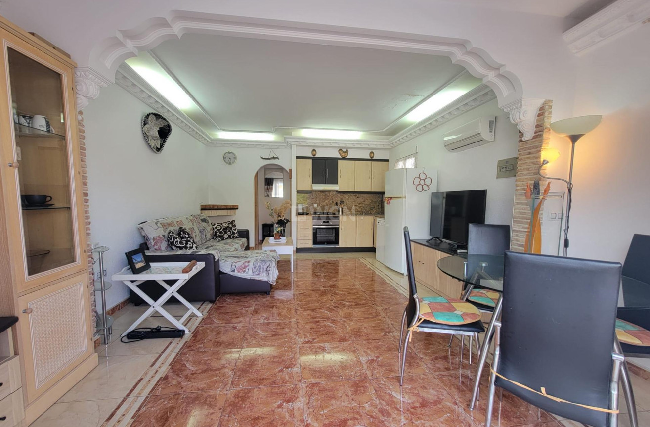 Odsprzedaż - Kamienica - Torrevieja - La Siesta - El Salado - Torreta