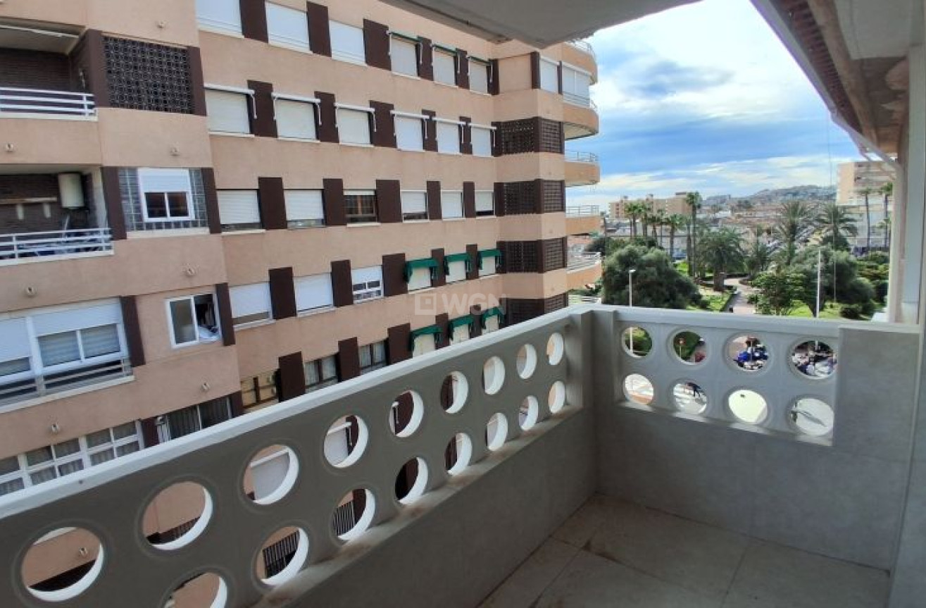Odsprzedaż - Mieszkanie w bloku - Torrevieja - Costa Blanca