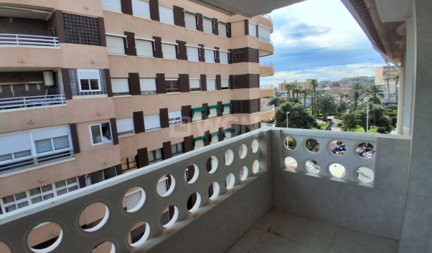 Odsprzedaż - Mieszkanie w bloku - Torrevieja - Costa Blanca