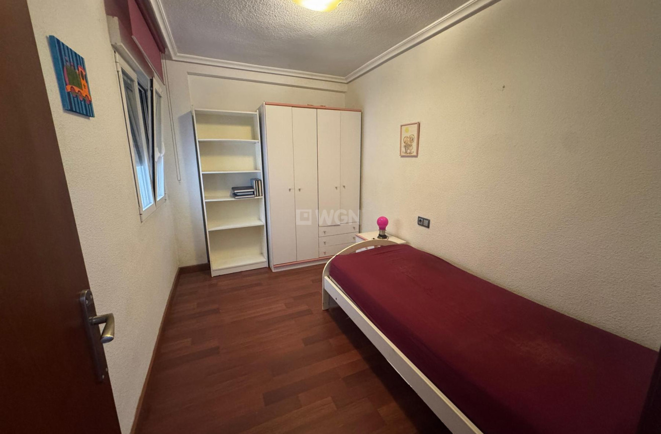 Odsprzedaż - Mieszkanie w bloku - Torrevieja - Costa Blanca