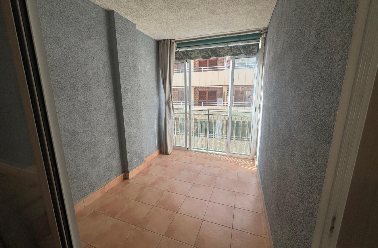 Odsprzedaż - Mieszkanie w bloku - Torrevieja - Costa Blanca