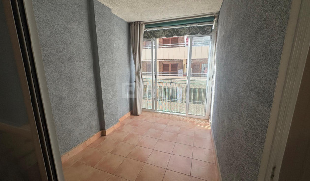 Odsprzedaż - Mieszkanie w bloku - Torrevieja - Costa Blanca