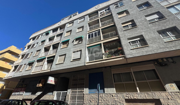 Odsprzedaż - Mieszkanie w bloku - Torrevieja - Costa Blanca