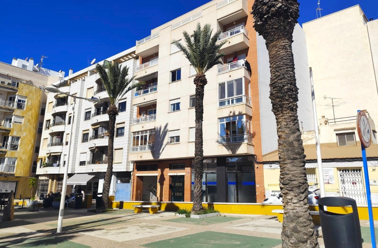 Odsprzedaż - Mieszkanie w bloku - Torrevieja - Centro
