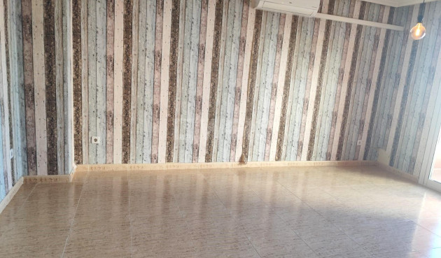 Odsprzedaż - Mieszkanie w bloku - Torrevieja - Centro