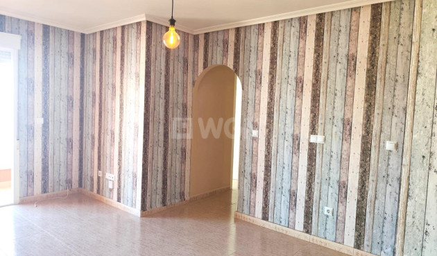 Odsprzedaż - Mieszkanie w bloku - Torrevieja - Centro