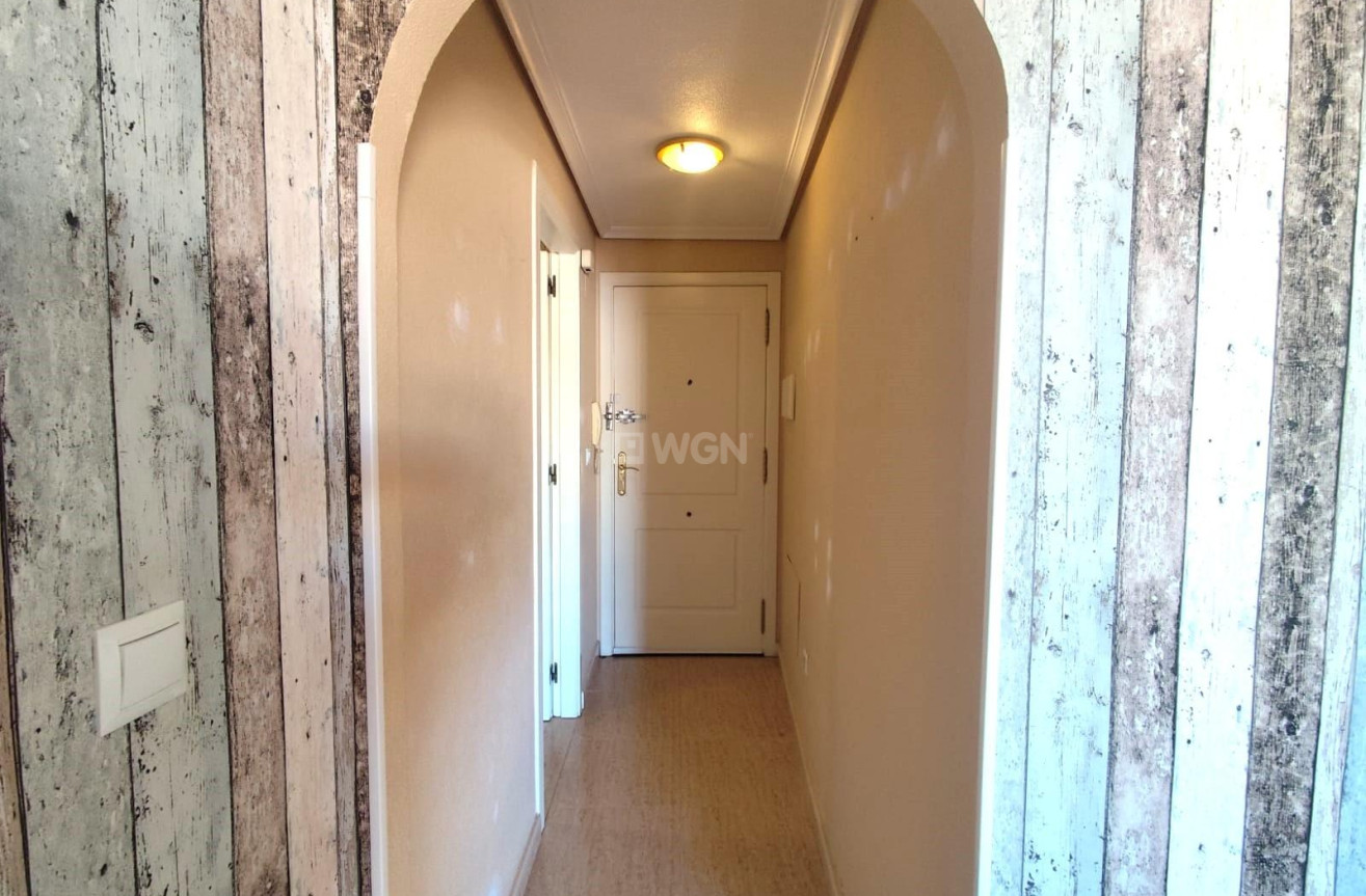 Odsprzedaż - Mieszkanie w bloku - Torrevieja - Centro