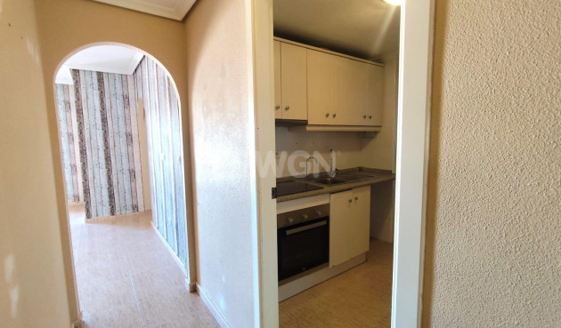 Odsprzedaż - Mieszkanie w bloku - Torrevieja - Centro