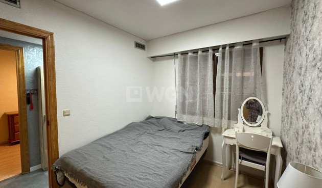 Odsprzedaż - Mieszkanie w bloku - Torrevieja - Centro