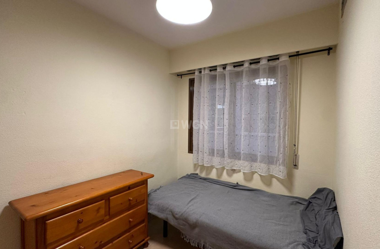 Odsprzedaż - Mieszkanie w bloku - Torrevieja - Centro