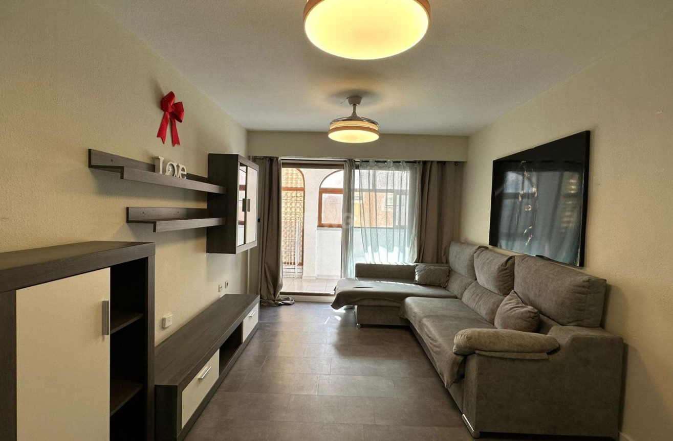 Odsprzedaż - Mieszkanie w bloku - Torrevieja - Centro