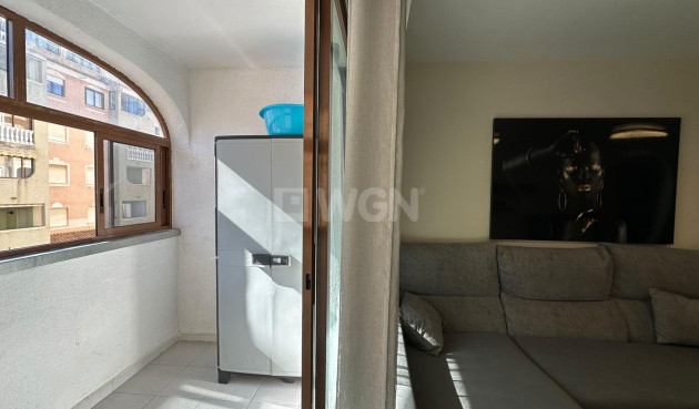 Odsprzedaż - Mieszkanie w bloku - Torrevieja - Centro