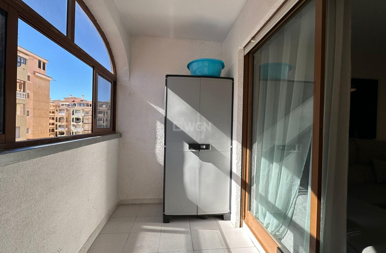 Odsprzedaż - Mieszkanie w bloku - Torrevieja - Centro