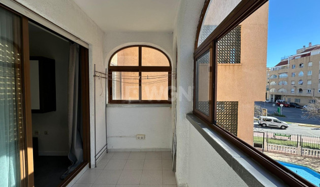 Odsprzedaż - Mieszkanie w bloku - Torrevieja - Centro