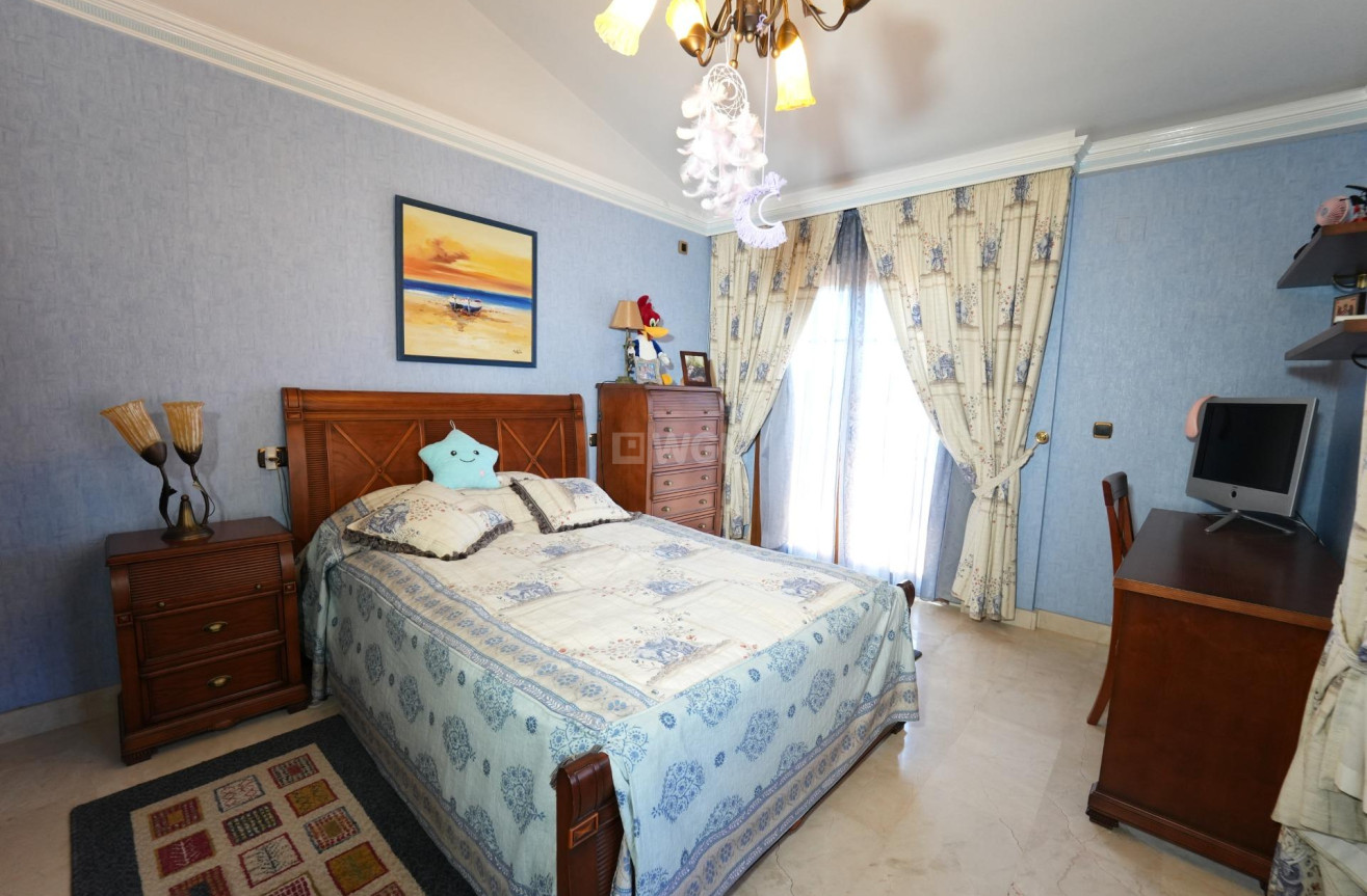 Odsprzedaż - Villa - Orihuela Costa - Campoamor