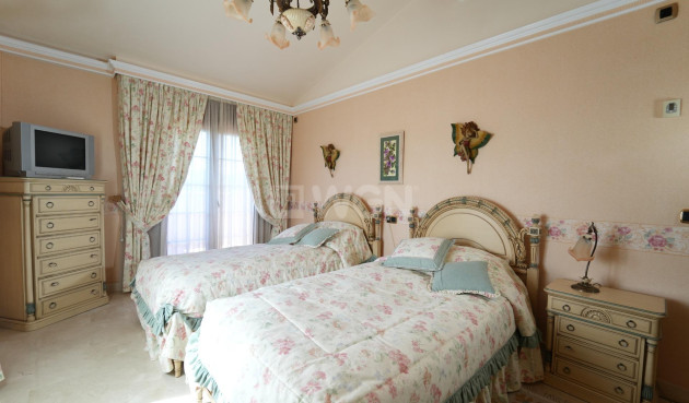 Odsprzedaż - Villa - Orihuela Costa - Campoamor