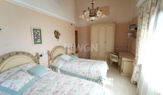 Odsprzedaż - Villa - Orihuela Costa - Campoamor