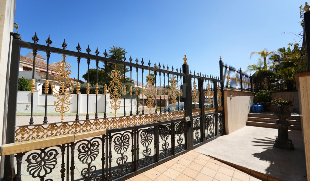 Odsprzedaż - Villa - Orihuela Costa - Campoamor