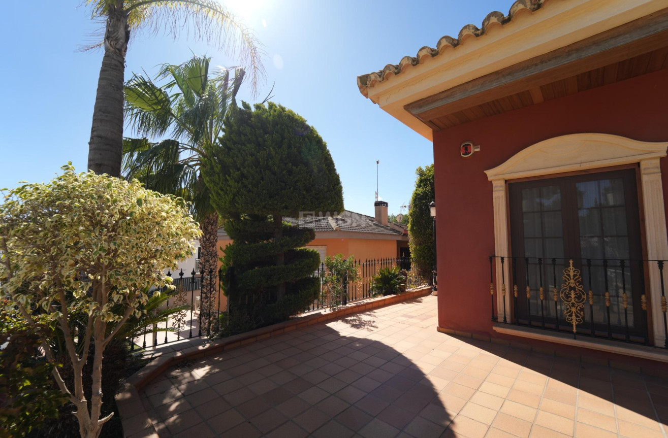 Odsprzedaż - Villa - Orihuela Costa - Campoamor