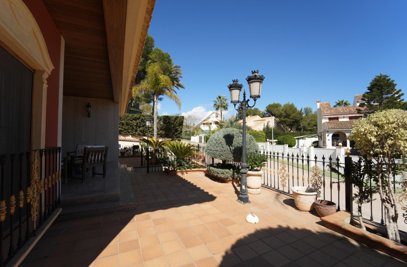 Odsprzedaż - Villa - Orihuela Costa - Campoamor